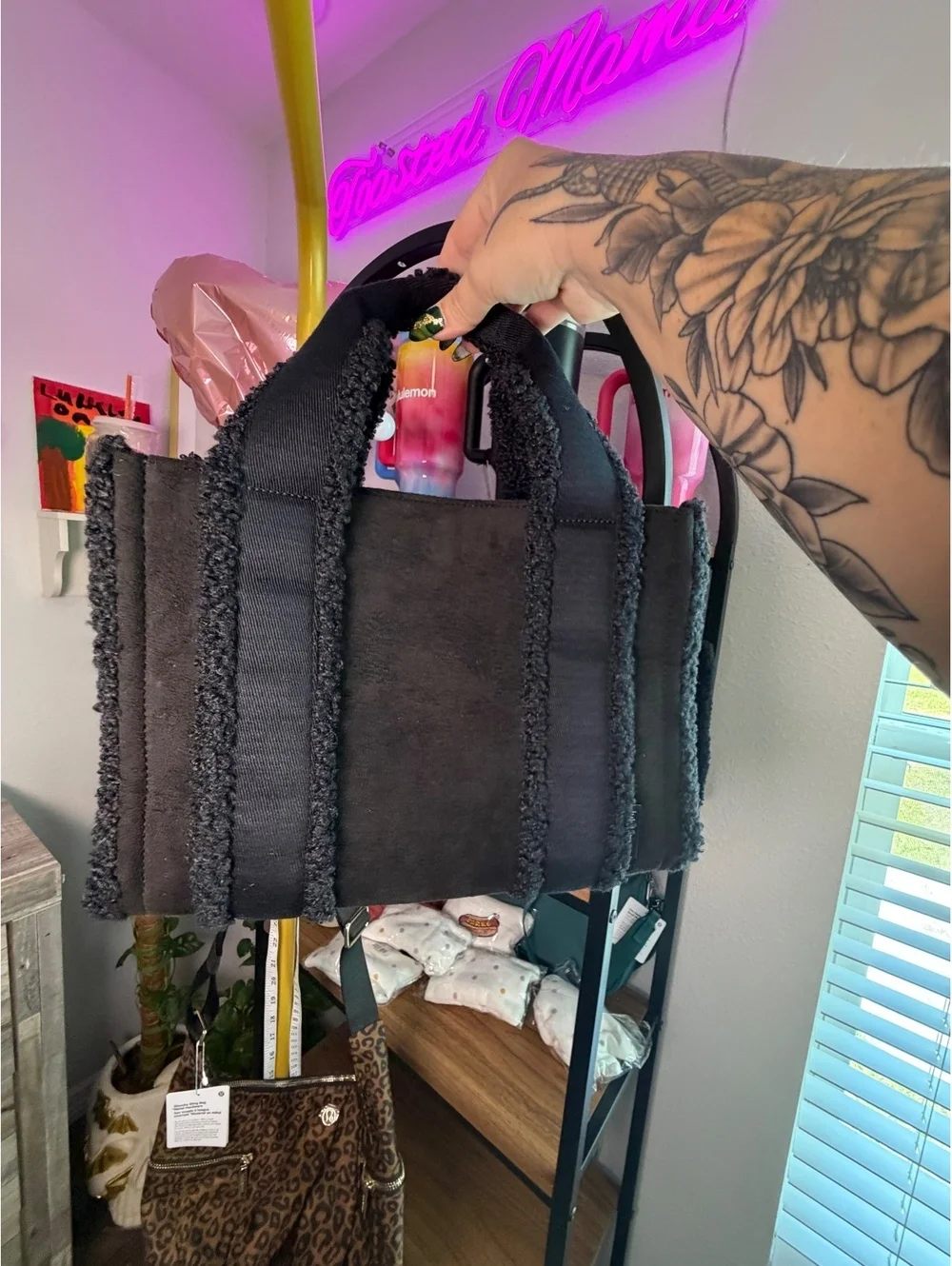 NWT Lululemon Boxy Tote Mini with Faux Shearling Trims - Black $168